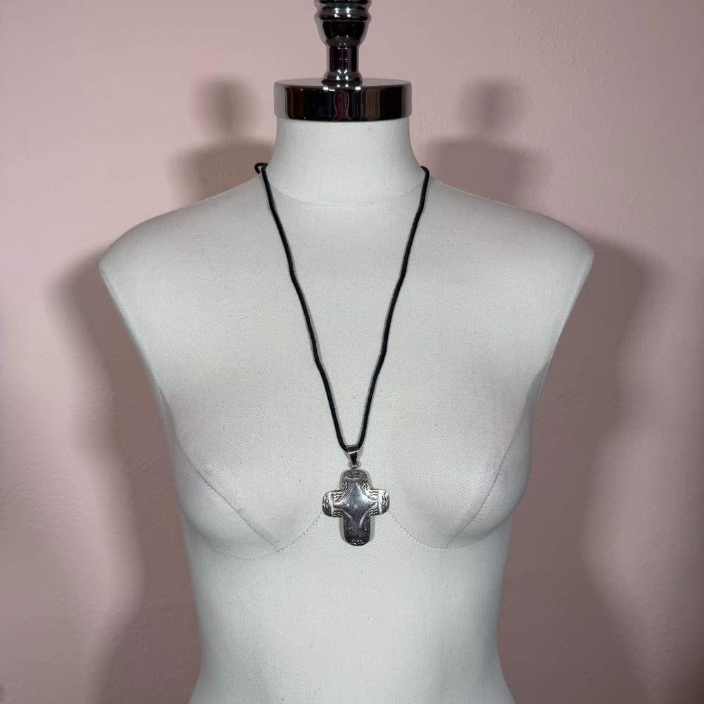 Taxco Vintage 80’ Southwestern Sterling silver oversized cross pendent necklace - Picture 12 of 17